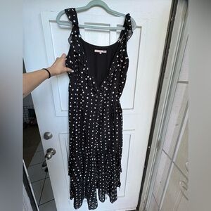 Hutch Black and White flower and dot wrap dress Dress size xl